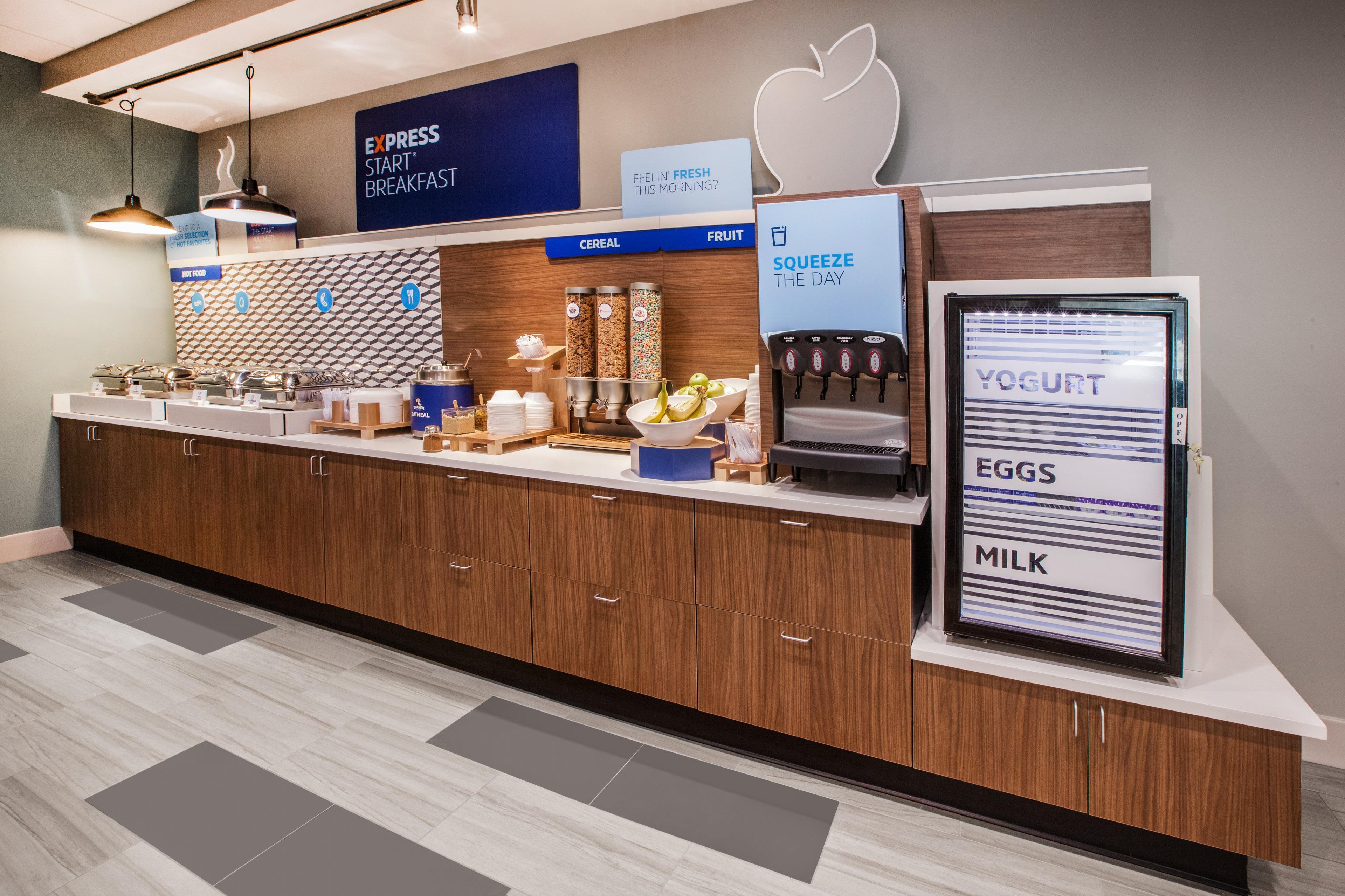 Holiday Inn Express & Suites - Fayetteville South By Ihg Екстериор снимка