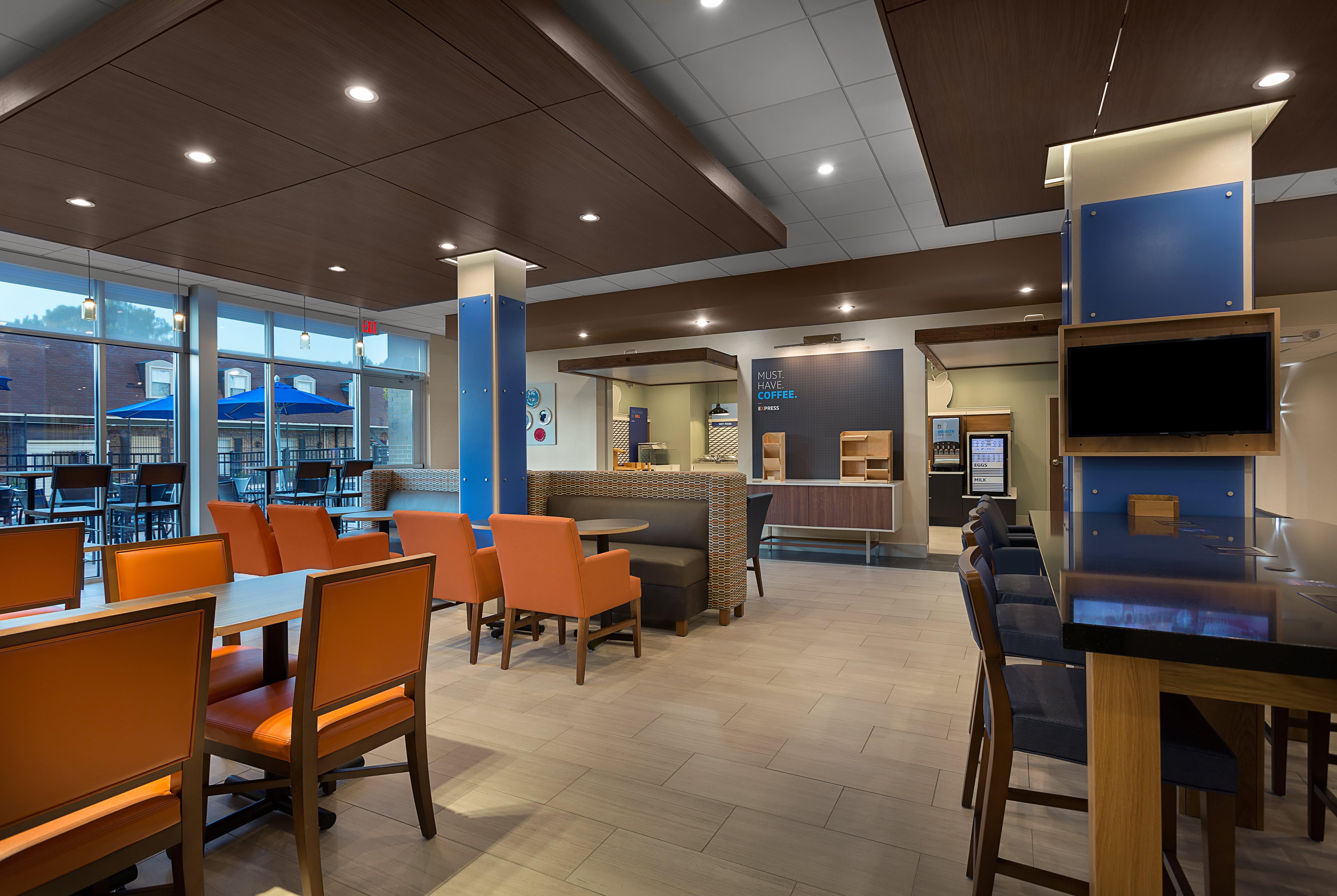 Holiday Inn Express & Suites - Fayetteville South By Ihg Екстериор снимка