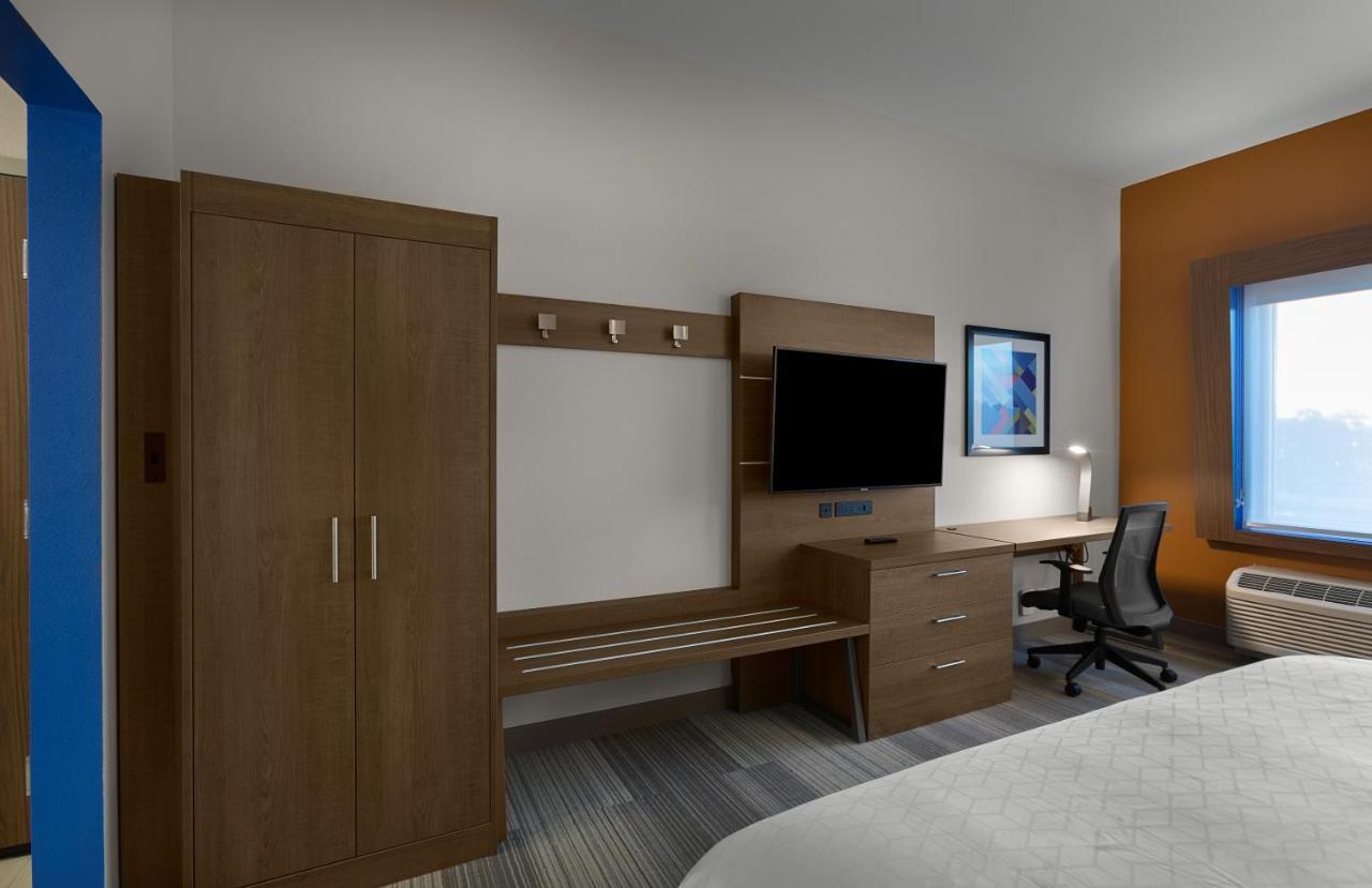 Holiday Inn Express & Suites - Fayetteville South By Ihg Екстериор снимка