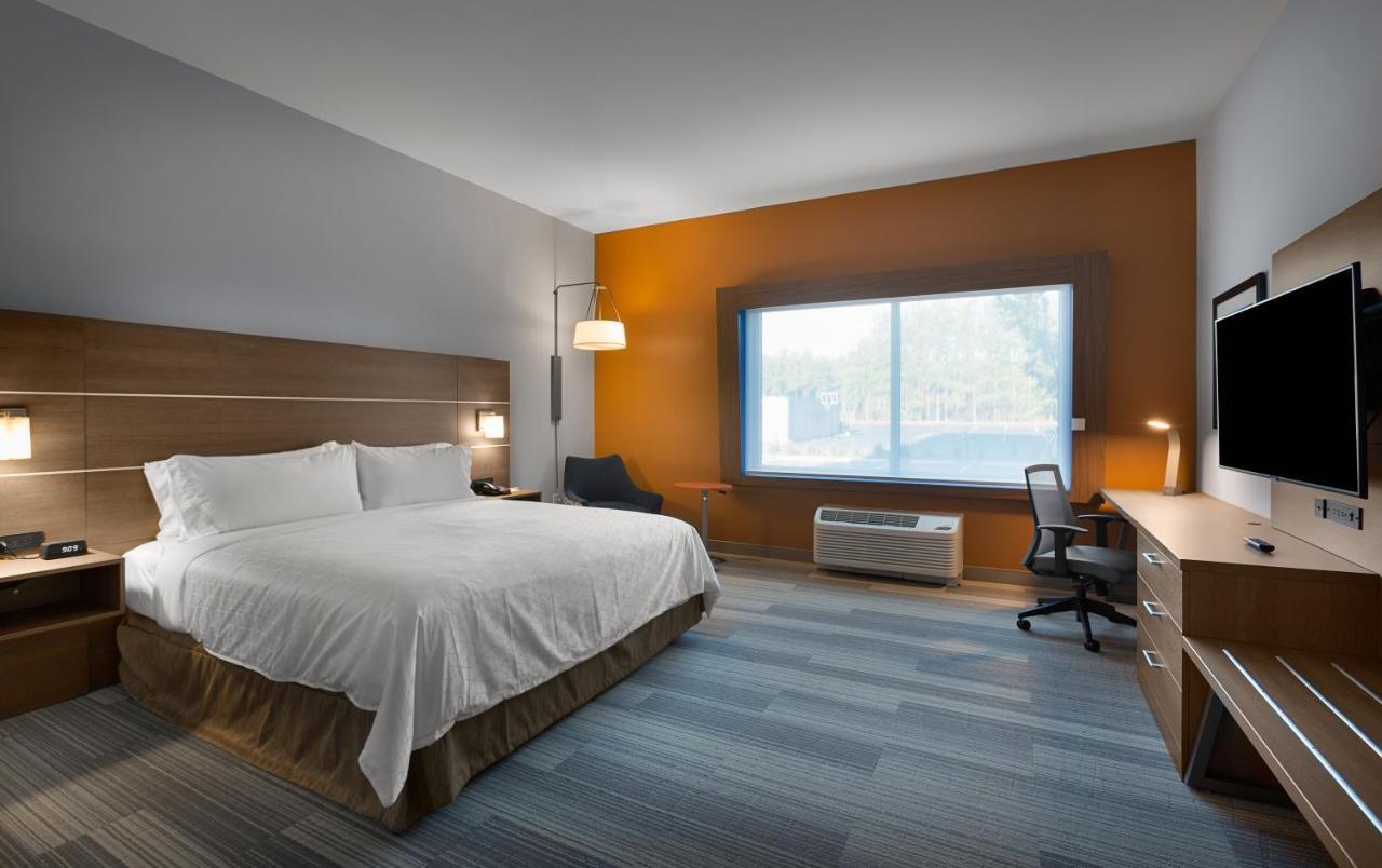 Holiday Inn Express & Suites - Fayetteville South By Ihg Екстериор снимка