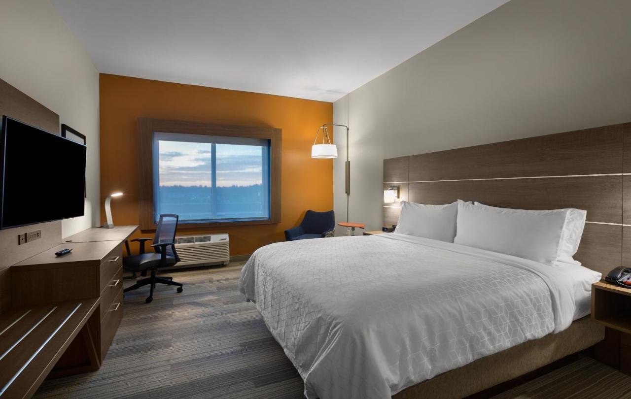 Holiday Inn Express & Suites - Fayetteville South By Ihg Екстериор снимка